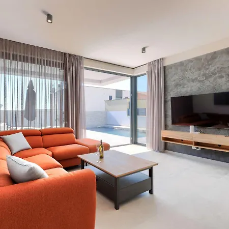 Mi By Interhome プーラ