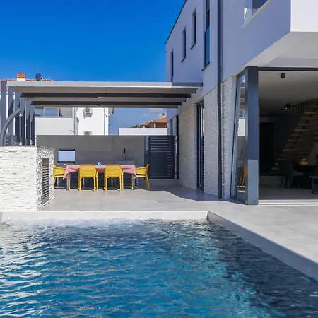 Mi By Interhome * プーラ