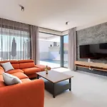 Mi By Interhome Pula