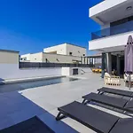 Semesterbostad Mi By Interhome Pula